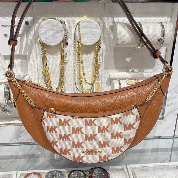 MICHAEL KORS Hollis Medium 2-in-1 Pebbled Leather and Logo Jacquard Shoulder Bag - Picture 10 of 16